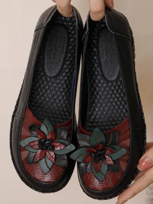 Applique Flower Head-Accent Loafers - Black