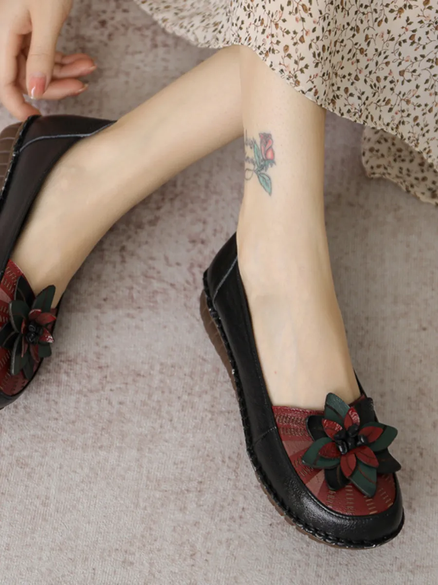 Applique Flower Head-Accent Loafers - Black