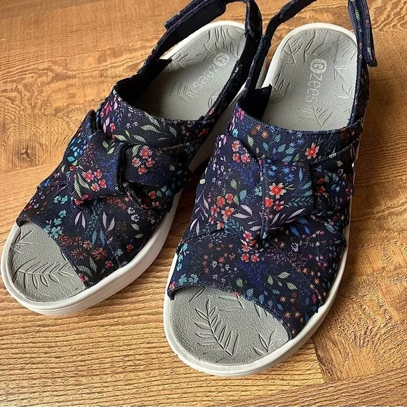 Bzees NWT's Women's Floral Print Slip-On Platform Washable Slingback Sandals 7.5
