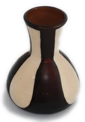 Chulucanas Vase Ivory and Dark Brown Color 6.5" Tall. Signed by Artist Tavara