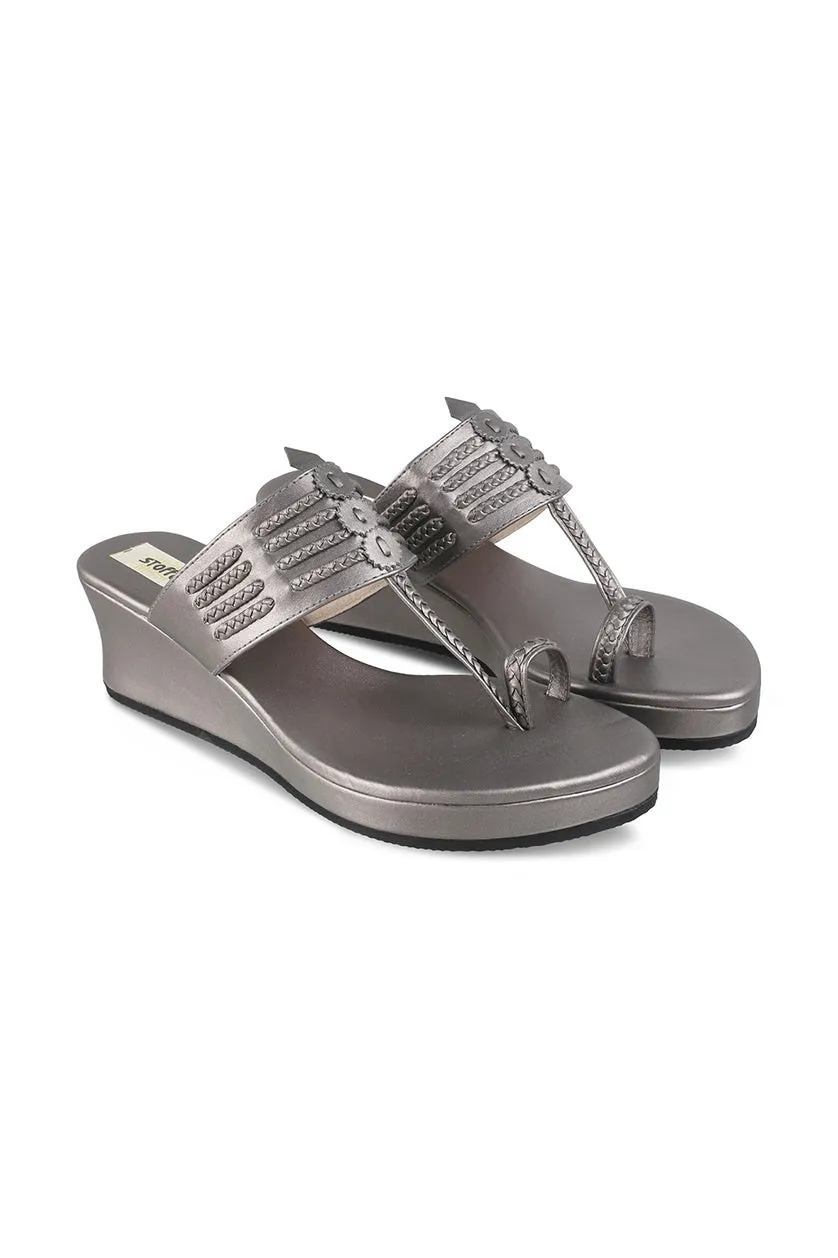 Classic Low K Wedge Taupe
