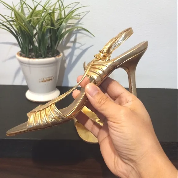 Ellen Tracy sandals