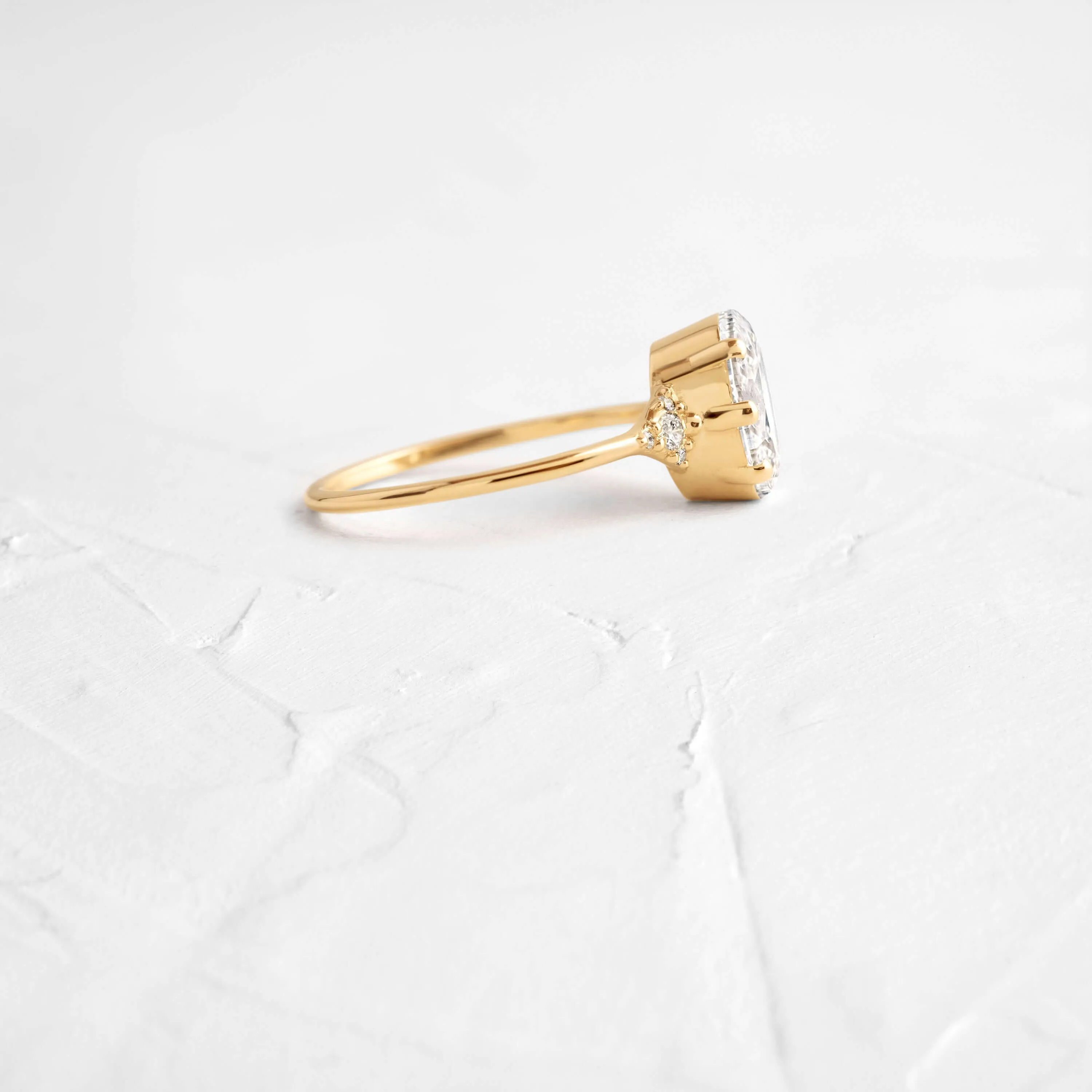 Lady's Slipper Ring, Oval Cut