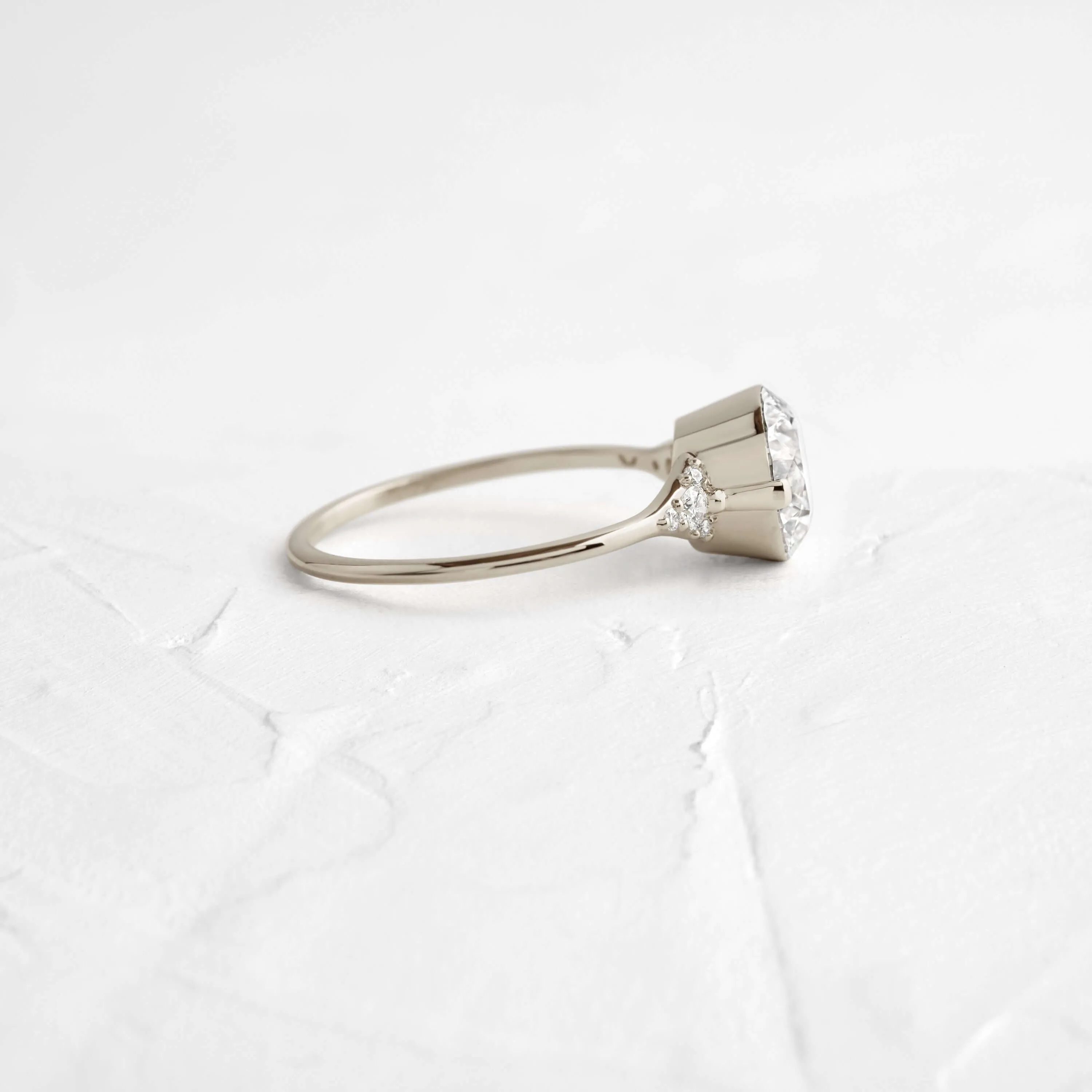 Lady's Slipper Ring, Round Cut
