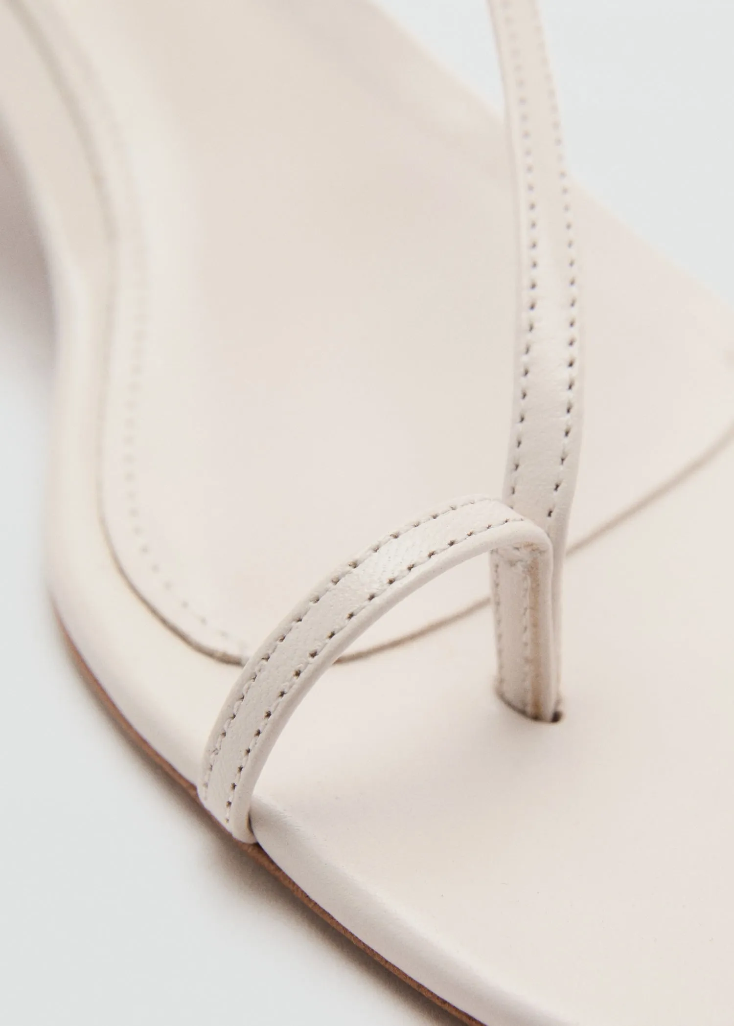 Leather sandals with a wide strap