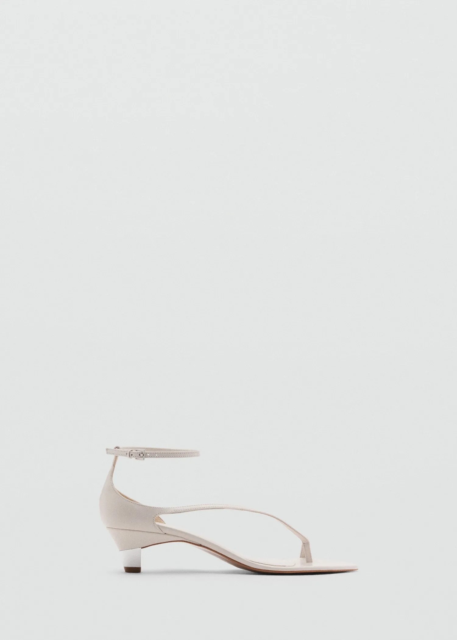 Leather sandals with a wide strap