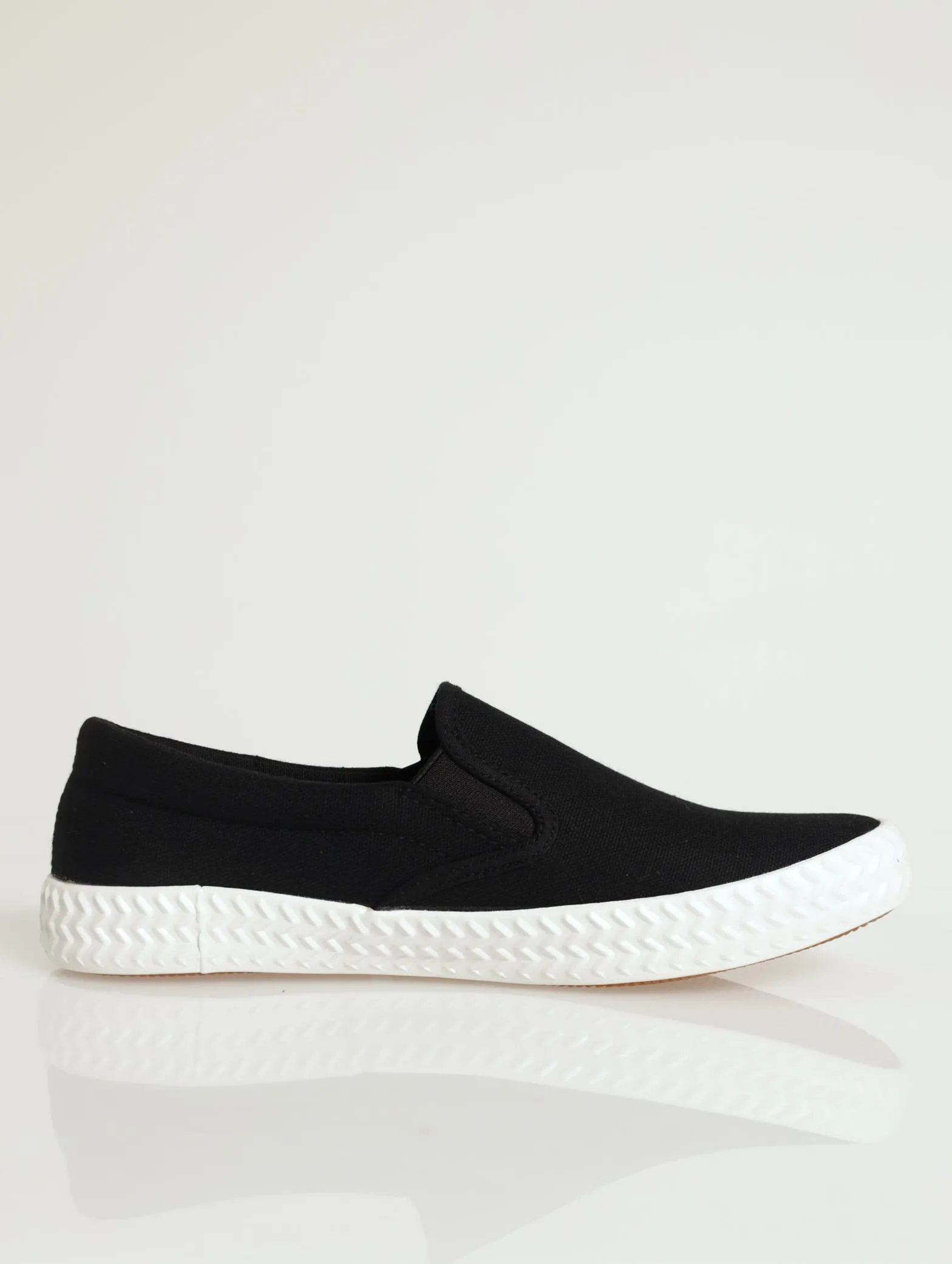 Low Cut Elasic Gussed Canvas Push In Sandal - Black