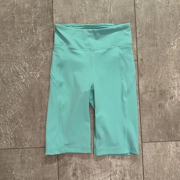Lululemon Blue On Pace Short 10” Washed Marsh Size 4 NWOT