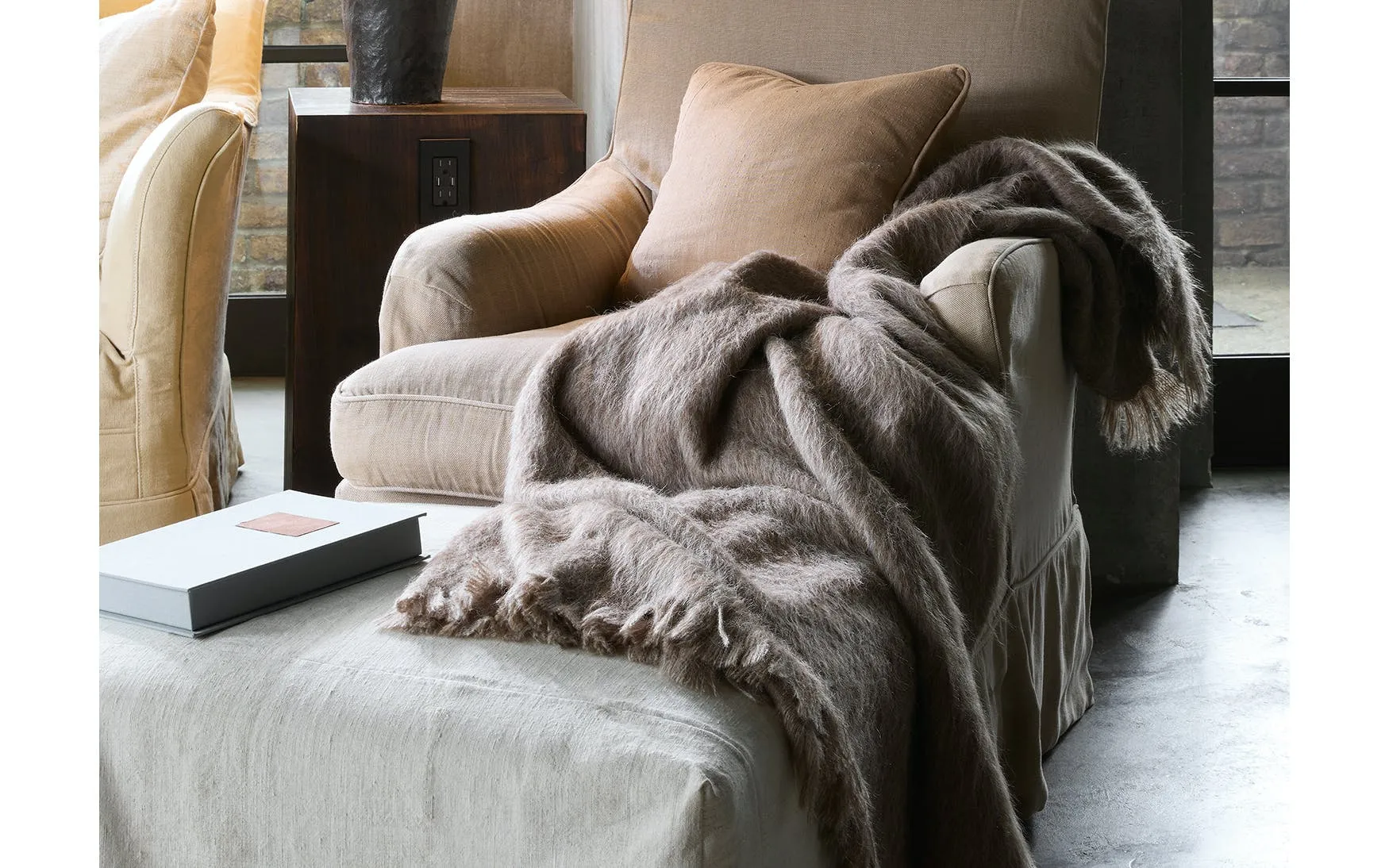Matouk Bruno Throw 50 x 70 Slipper