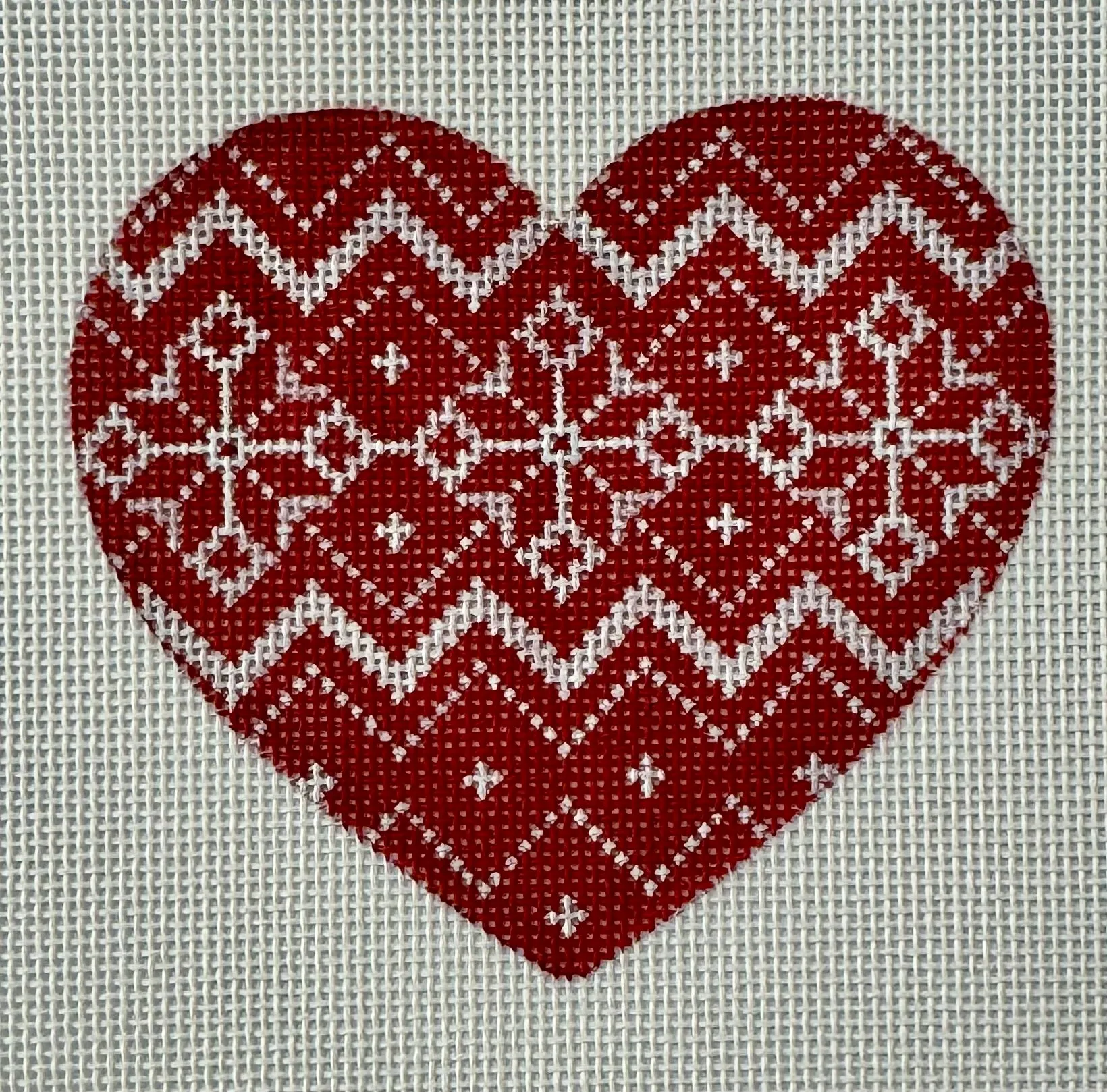 NOR19 Nordic Snowflake Zigzag Band Heart