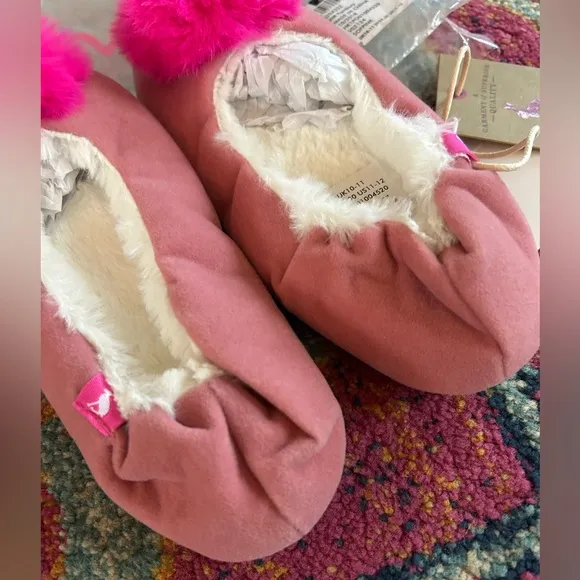 NWT Joules | Girl’s pink suede sherpa lined slippers, hot pink pom poms sz 11-12