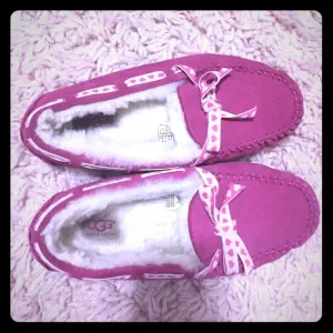 Pink ugg slippers