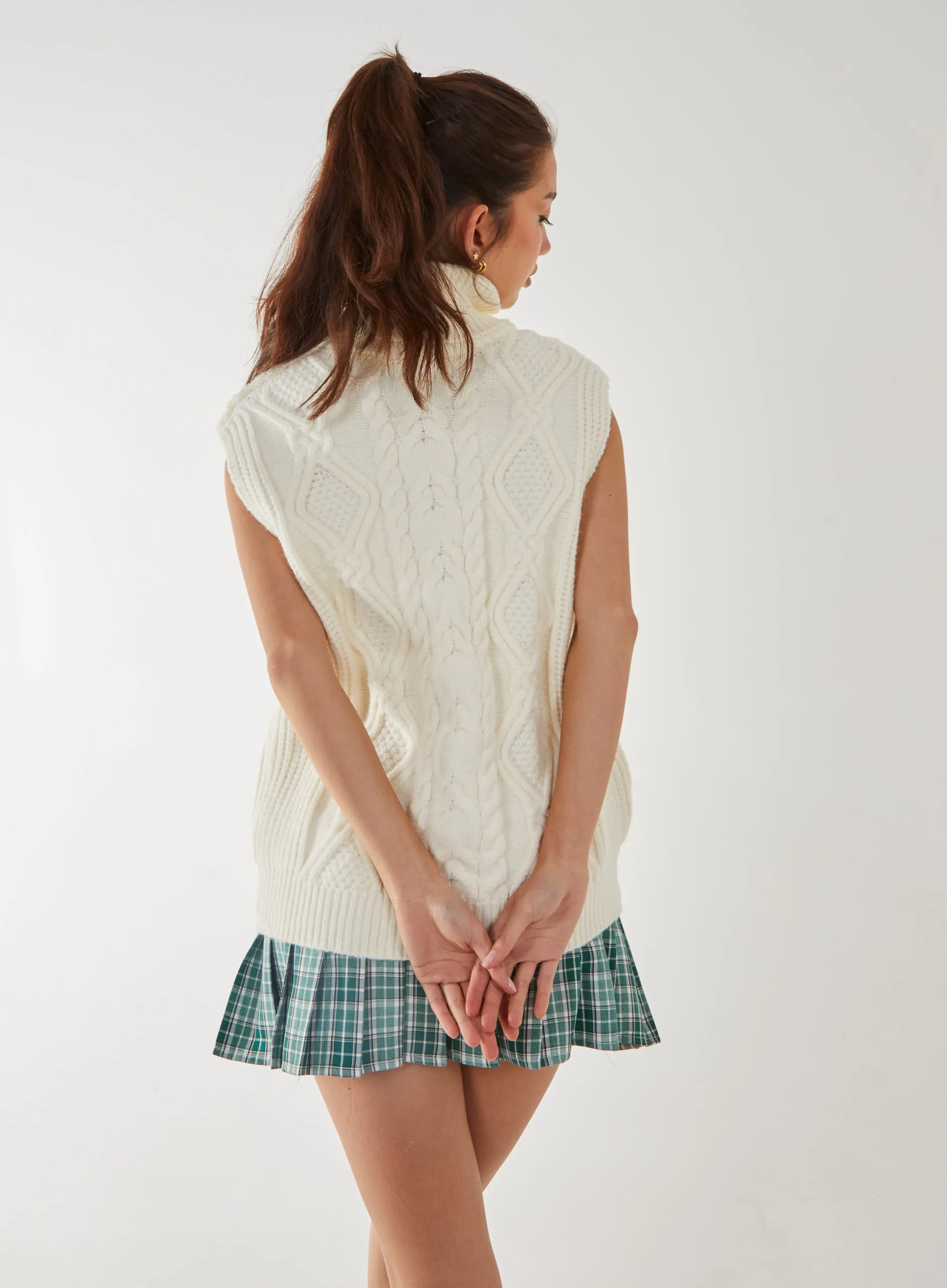 Sleeveless Knit Turtleneck