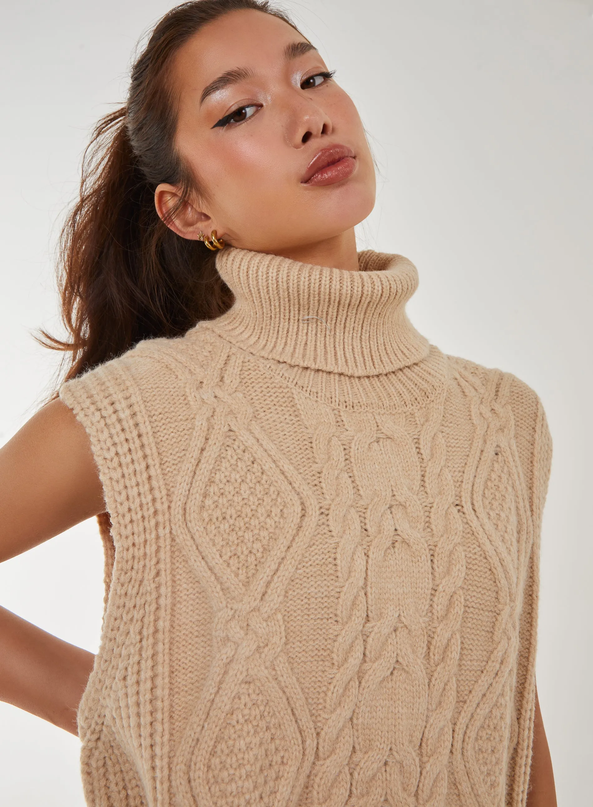 Sleeveless Knit Turtleneck