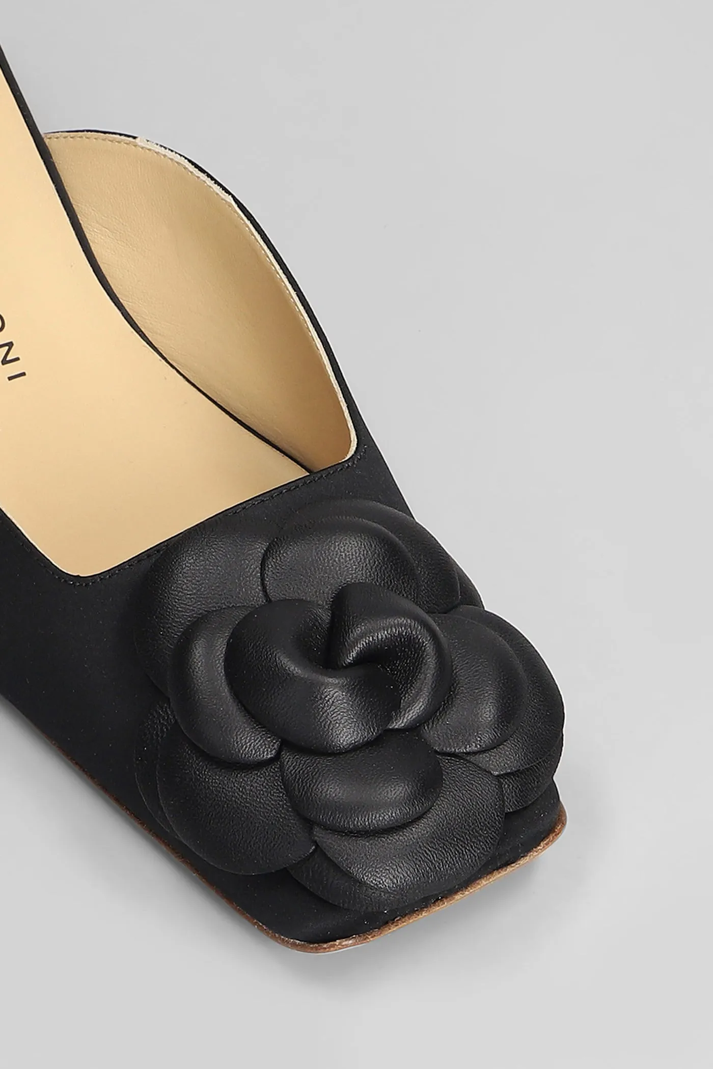 Slipper-Mule in black satin