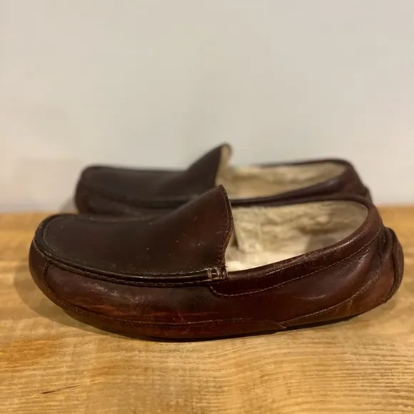 Ugg mens ascot leather slippers size 11 dark brownn leather GUC