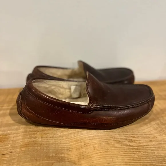 Ugg mens ascot leather slippers size 11 dark brownn leather GUC