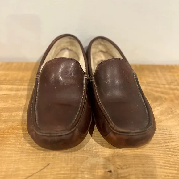 Ugg mens ascot leather slippers size 11 dark brownn leather GUC
