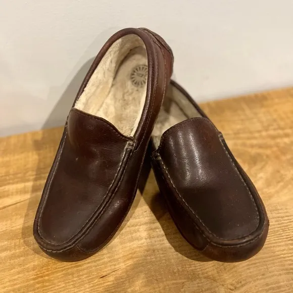 Ugg mens ascot leather slippers size 11 dark brownn leather GUC