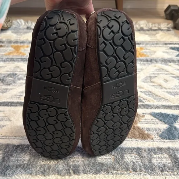 UGG Men's Ascot Slipper NWOT !