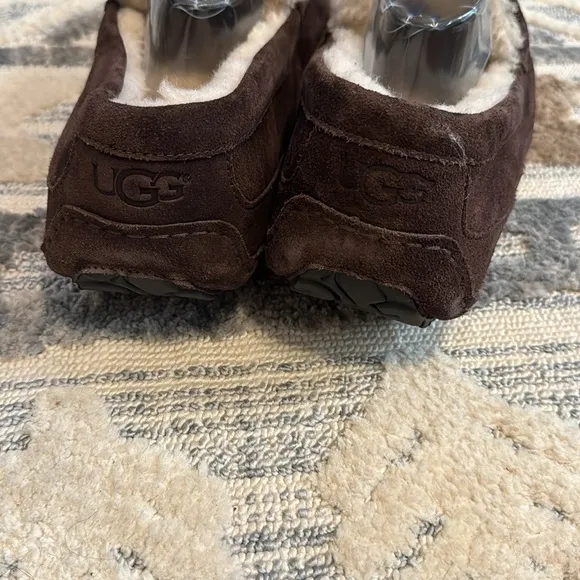 UGG Men's Ascot Slipper NWOT !